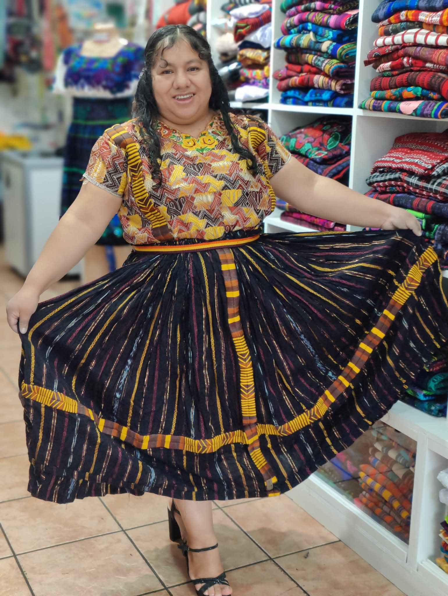 Traje de Quezaltenango cafes