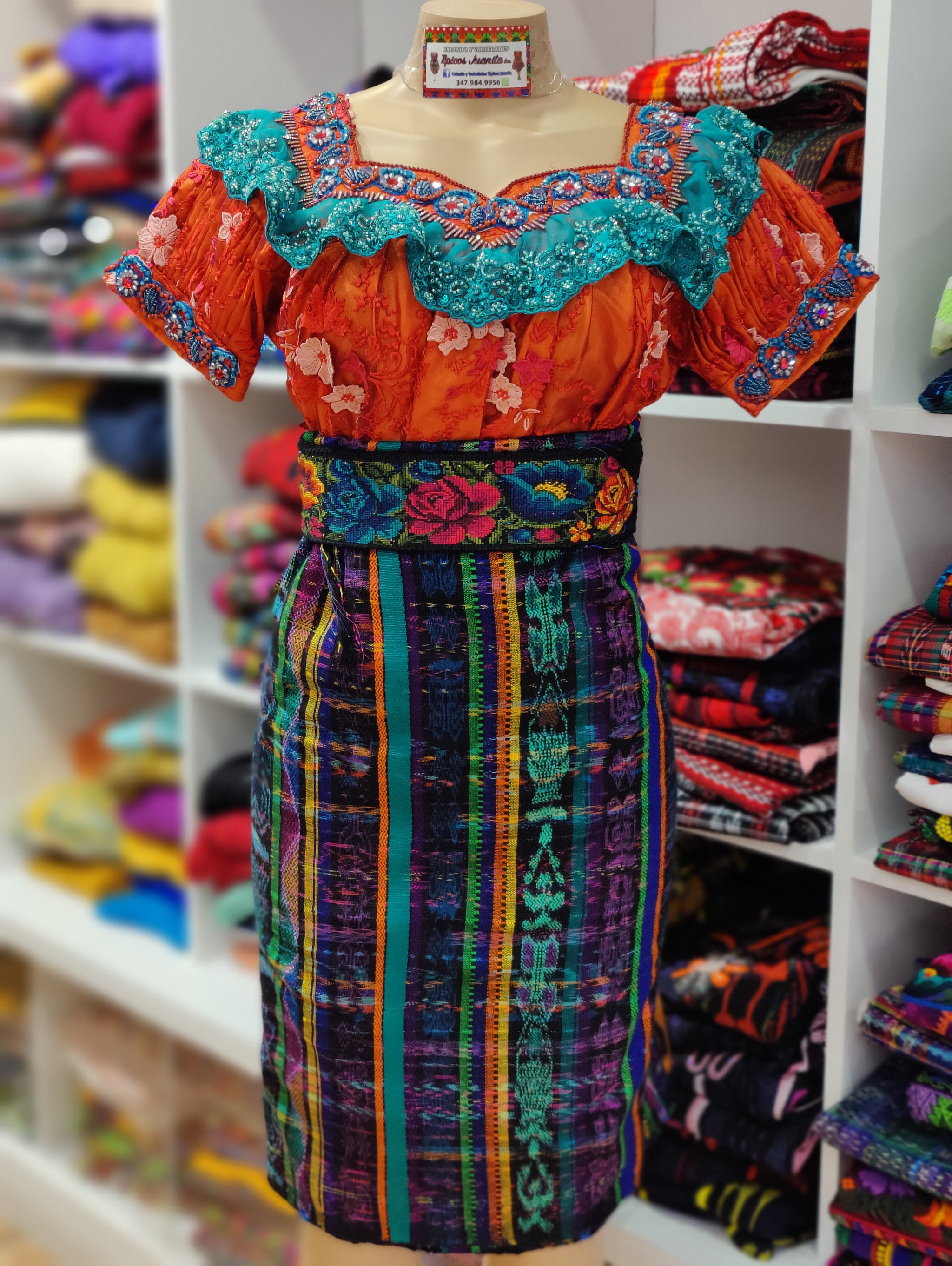 Blusa quichelense con corte multicolor